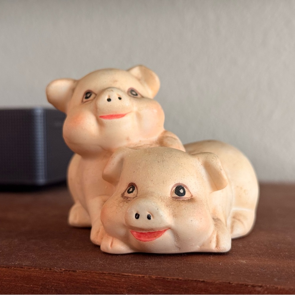 Vintage Pig Figurine- Animal Decor